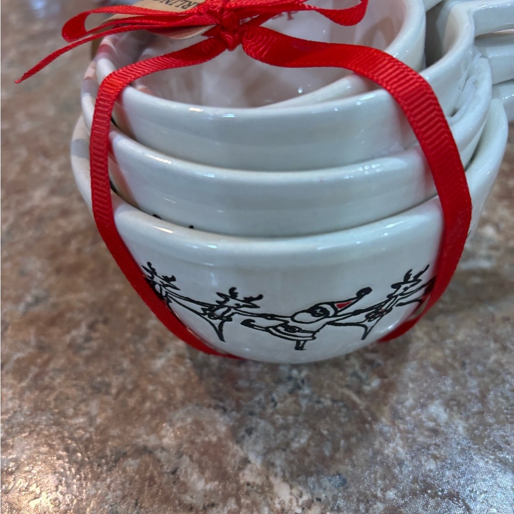 Arlington Designs Ceramic dancing Santa and reindeer measuring cups. NWT